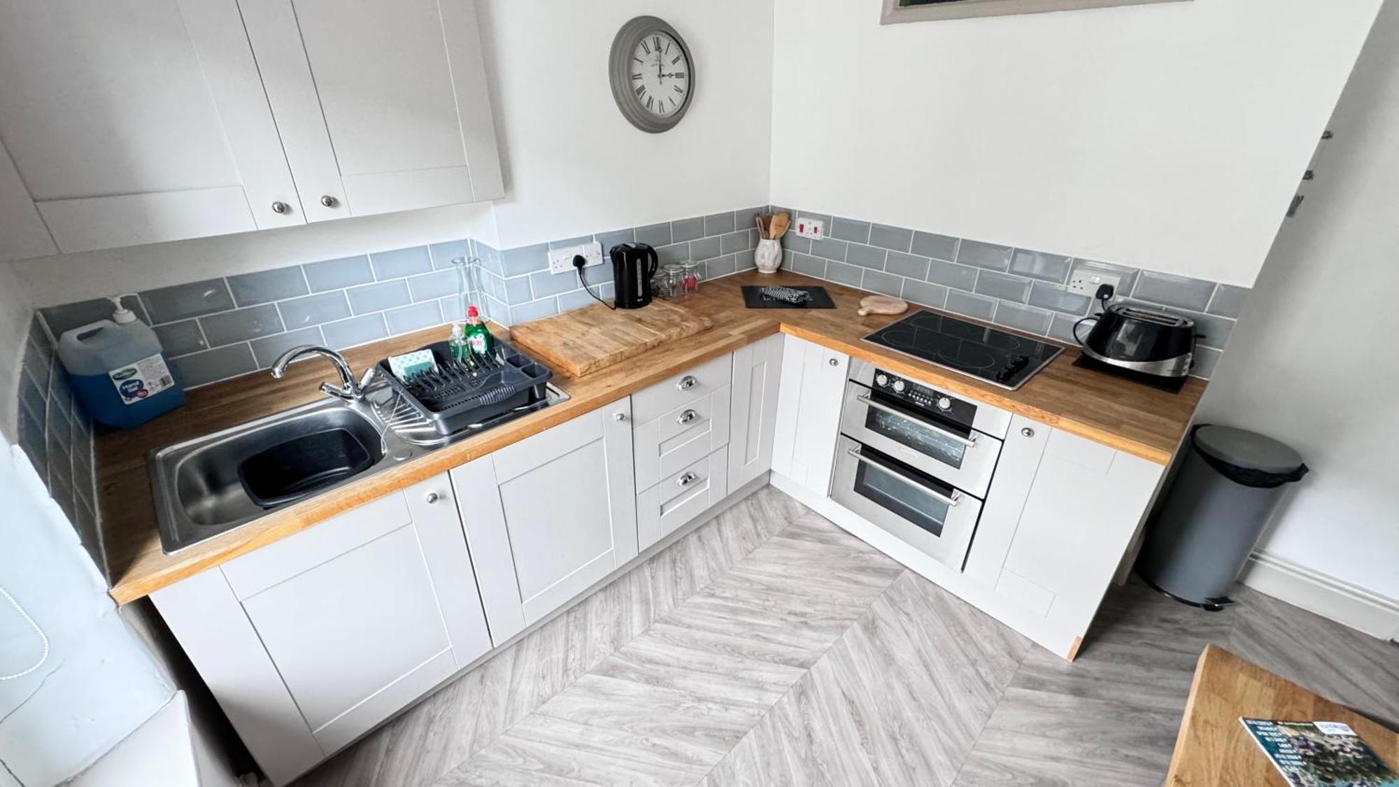 Nancie'S Place - Dartmouth Town Center With Private Parking - A Traditional Georgian Private Duplex Apartment - Beautifully Refurbished - Two Bedrooms, Bathroom, Kitchen And Lounge Diner Εξωτερικό φωτογραφία