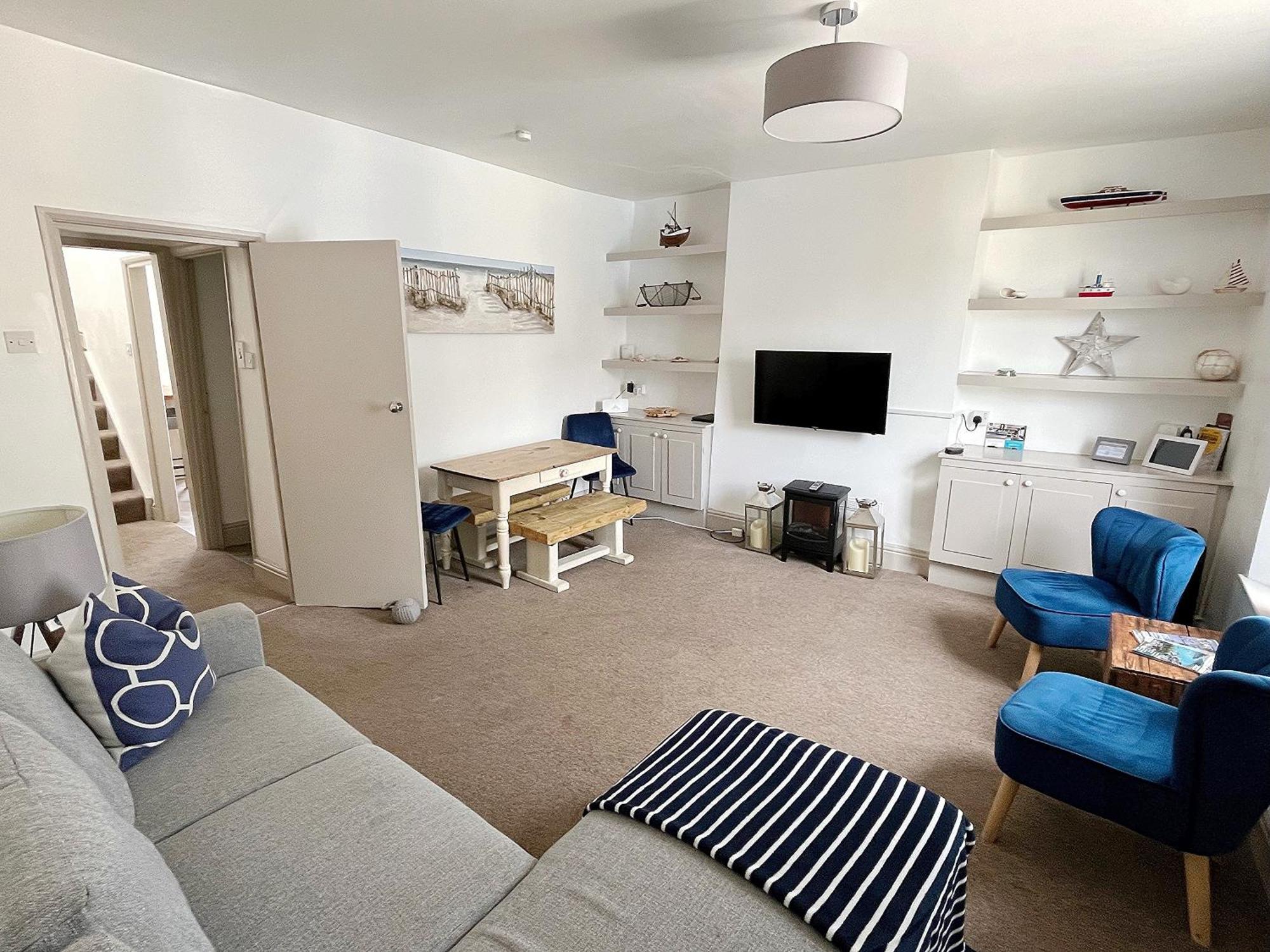Nancie'S Place - Dartmouth Town Center With Private Parking - A Traditional Georgian Private Duplex Apartment - Beautifully Refurbished - Two Bedrooms, Bathroom, Kitchen And Lounge Diner Εξωτερικό φωτογραφία