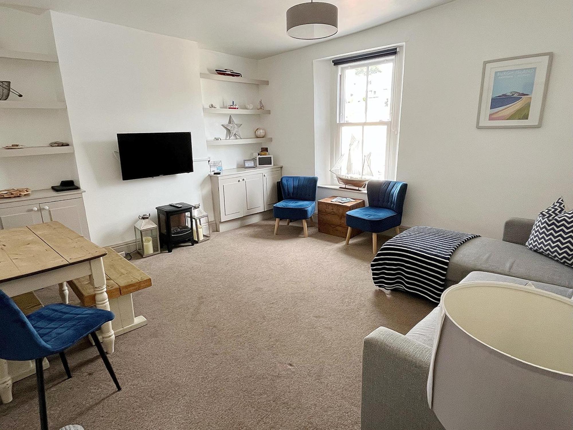 Nancie'S Place - Dartmouth Town Center With Private Parking - A Traditional Georgian Private Duplex Apartment - Beautifully Refurbished - Two Bedrooms, Bathroom, Kitchen And Lounge Diner Εξωτερικό φωτογραφία