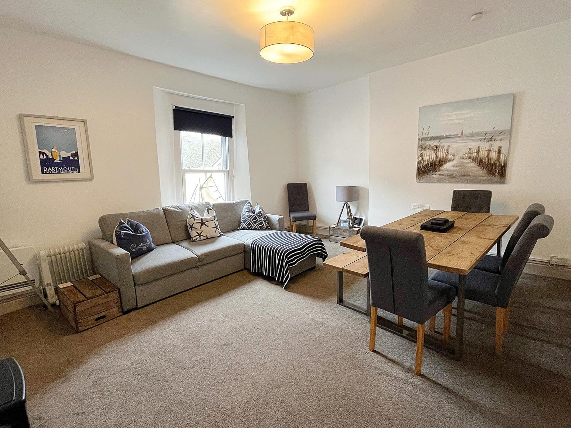 Nancie'S Place - Dartmouth Town Center With Private Parking - A Traditional Georgian Private Duplex Apartment - Beautifully Refurbished - Two Bedrooms, Bathroom, Kitchen And Lounge Diner Εξωτερικό φωτογραφία