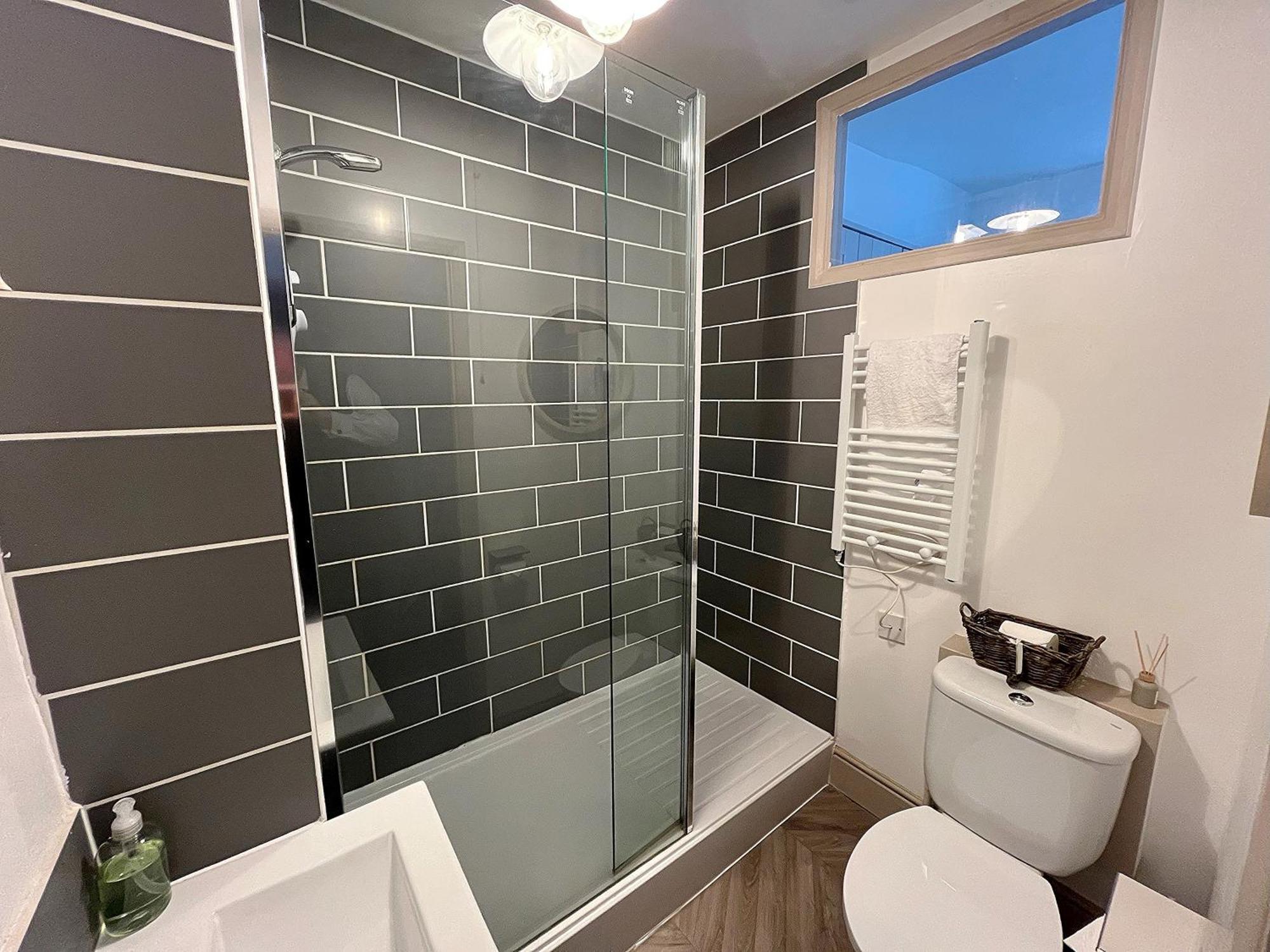Nancie'S Place - Dartmouth Town Center With Private Parking - A Traditional Georgian Private Duplex Apartment - Beautifully Refurbished - Two Bedrooms, Bathroom, Kitchen And Lounge Diner Εξωτερικό φωτογραφία
