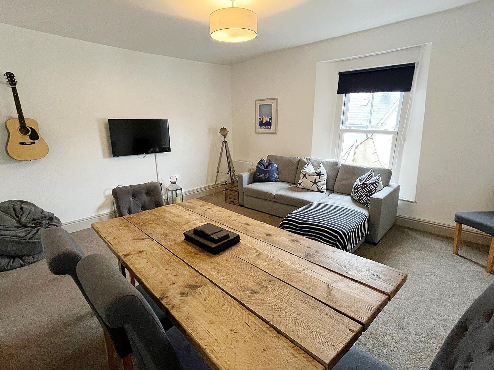Nancie'S Place - Dartmouth Town Center With Private Parking - A Traditional Georgian Private Duplex Apartment - Beautifully Refurbished - Two Bedrooms, Bathroom, Kitchen And Lounge Diner Εξωτερικό φωτογραφία