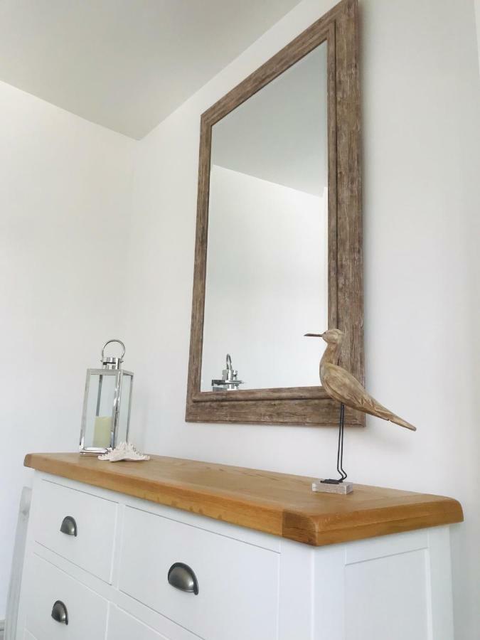 Nancie'S Place - Dartmouth Town Center With Private Parking - A Traditional Georgian Private Duplex Apartment - Beautifully Refurbished - Two Bedrooms, Bathroom, Kitchen And Lounge Diner Εξωτερικό φωτογραφία